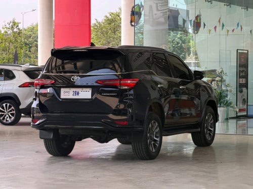Toyota Fortuner Legender 2023