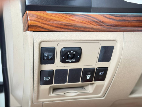 Toyota Land Cruiser V6 សាំង​ 2008 ឡេីង​ស៊េរី​ទាំង​ក្នុង​ក្រៅ​ 2021 Full option អារ៉ាប់​