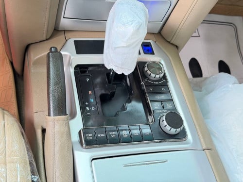 Toyota Land Cruiser V6 សាំង​ 2008 ឡេីង​ស៊េរី​ទាំង​ក្នុង​ក្រៅ​ 2021 Full option អារ៉ាប់​