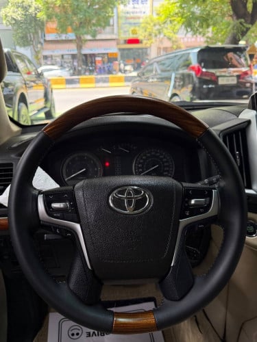 Toyota Land Cruiser V6 សាំង​ 2008 ឡេីង​ស៊េរី​ទាំង​ក្នុង​ក្រៅ​ 2021 Full option