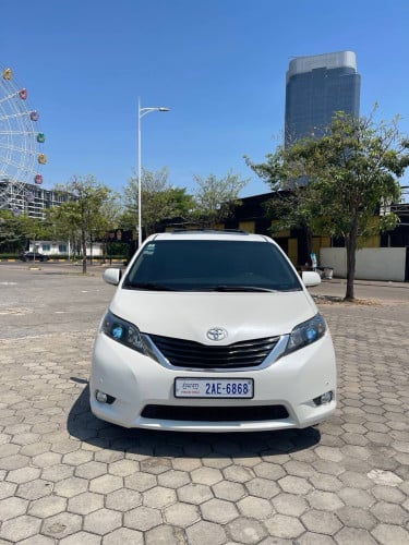 TOYOTA sienna 2012full☎️012282971 27000$