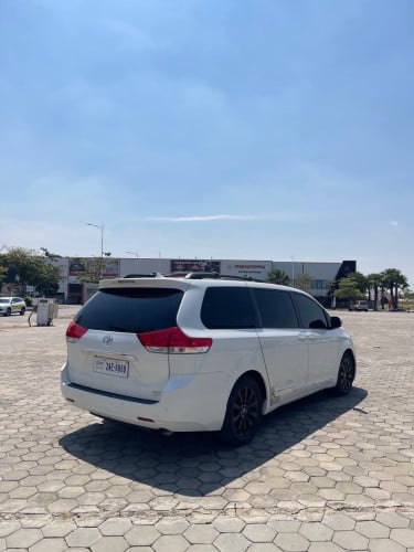 TOYOTA sienna 2012full☎️012282971 27000$