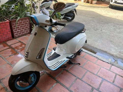 Vespa spring អត់អាវ
