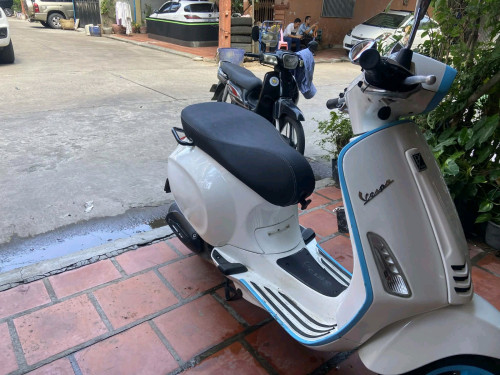 Vespa spring អត់អាវ