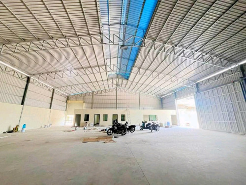 Warehouse 1200m2 at Sensok for rent