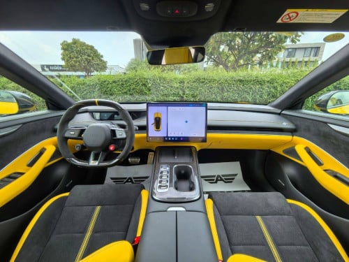 Xiaomi Su7 Ultra 2025