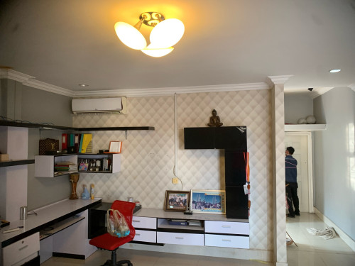 បន្ទប់សម្រាប់ជួលRoom for rent 房間出租