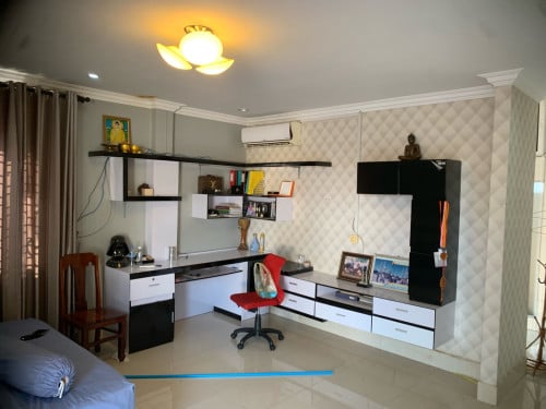 បន្ទប់សម្រាប់ជួលRoom for rent 房間出租