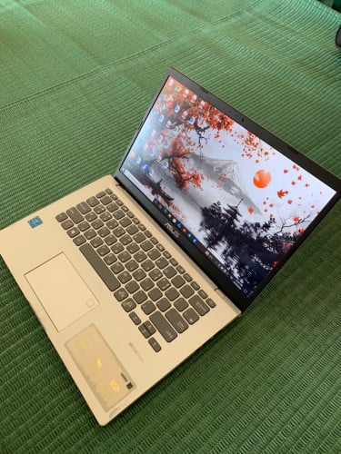 Asus Model : X415MA នៅស្អាតគ្នានបញ្ហាអ្វីទាំងអស់ មានឆ្នាំងសាក