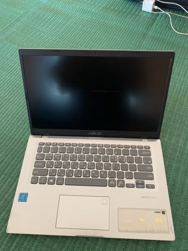 Asus Model : X415MA នៅស្អាតគ្នានបញ្ហាអ្វីទាំងអស់ មានឆ្នាំងសាក