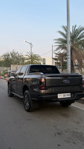 ពណ៌ប្រផេះ 2023 XL ឡើង Wildtrak ម៉ាអែម