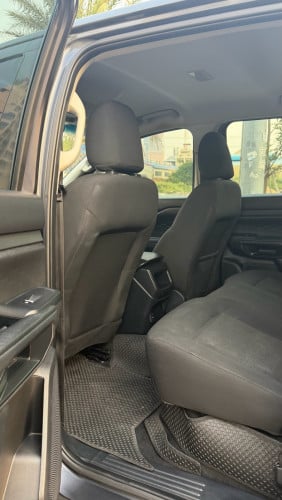 ពណ៌ប្រផេះ 2023 XL ឡើង Wildtrak ម៉ាអែម