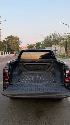 ពណ៌ប្រផេះ 2023 XL ឡើង Wildtrak ម៉ាអែម