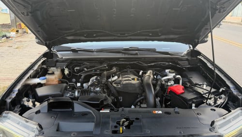 ពណ៌ប្រផេះ 2023 XL ឡើង Wildtrak ម៉ាអែម