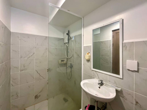 ខុនដូរជួលទីតាំងទឹកថ្លា (Condo Arakawa)