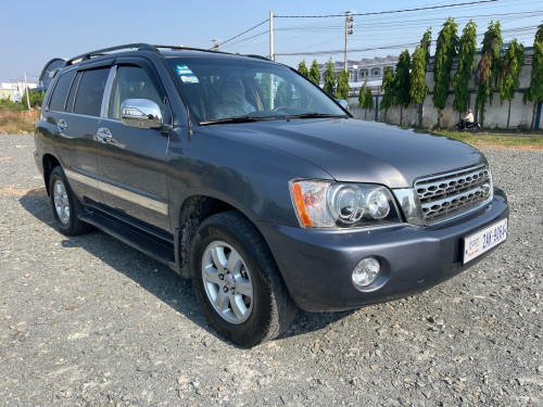 លក់ Highlander ឆ្នាំ2002 ប៉ុង1 ពាក់កណ្ដាលហ្វូល ឡានស្អាត សុីនមួយជុំ
