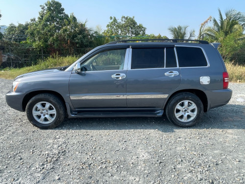 លក់ Highlander ឆ្នាំ2002 ប៉ុង1 ពាក់កណ្ដាលហ្វូល ឡានស្អាត សុីនមួយជុំ