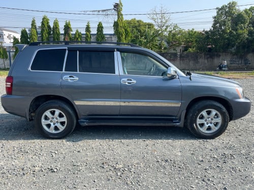 លក់ Highlander ឆ្នាំ2002 ប៉ុង1 ពាក់កណ្ដាលហ្វូល ឡានស្អាត សុីនមួយជុំ
