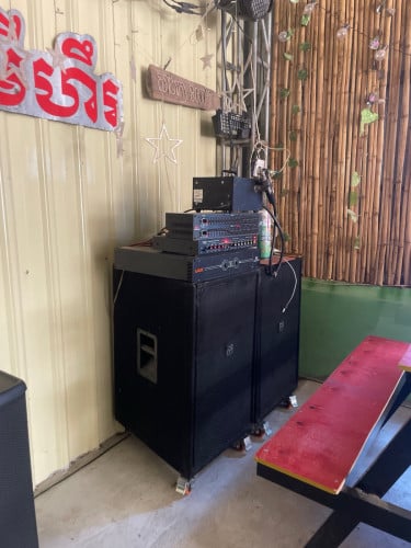 ឈុត​ karaoke​ ៤តឹក​ ក​១០០​ jbl លក់ធូរៗ