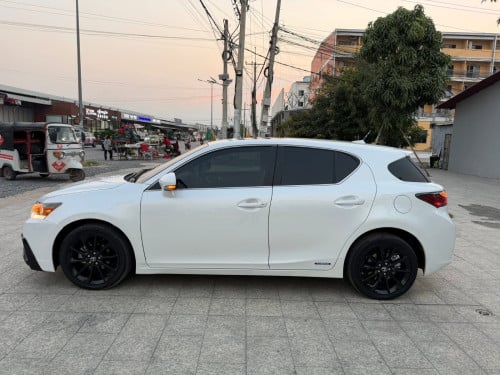雷克萨斯-Lexus CT200H Full