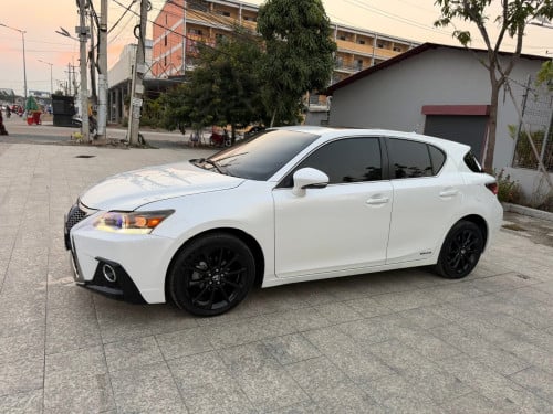 雷克萨斯-Lexus CT200H Full
