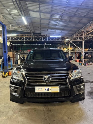 មេឡាន Lexus LX570 2014 Spec  អារ៉ាប់ ផ្លាក 2AF-XXXXម្ចាស់ដើម ទើបកាត់បាន ក្នុងលឿង ឡាន 7ម៉ឺនគីឡូ
