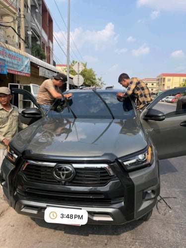 ឡាក់គីលក់កញ្ចក់រថយន្ត LUCKY AUTO GLASS