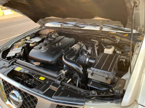 ឡានផ្ទាល់ខ្លួន លក់ប្រញាប់ Nissan Navara ឆ្នាំ 2010