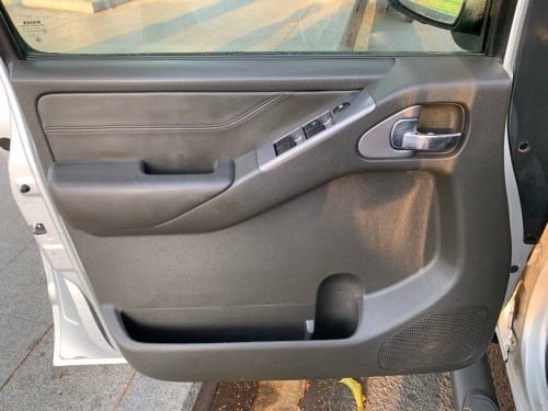 ឡានផ្ទាល់ខ្លួន លក់ប្រញាប់ Nissan Navara ឆ្នាំ 2010