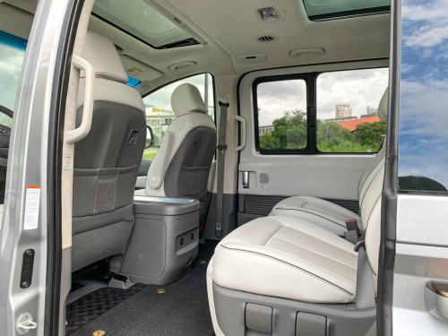 2022 Hyundai Staria VIP 7-Seater