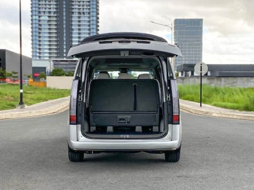 2022 Hyundai Staria VIP 7-Seater