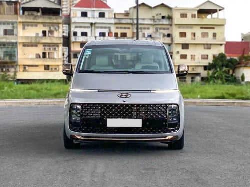 2022 Hyundai Staria VIP 7-Seater