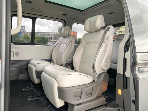 2022 Hyundai Staria VIP 7-Seater