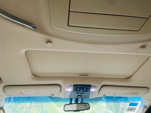Alphard Hybrid full options Executive lough. កៅអី​ VIP