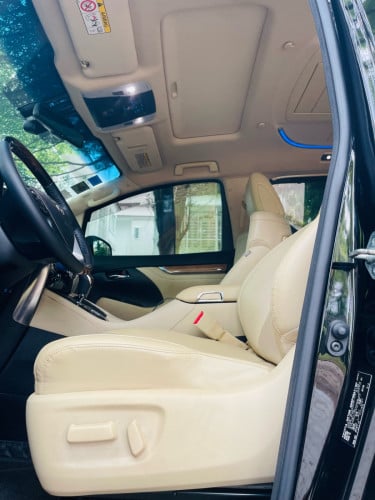 Alphard Hybrid full options Executive lough. កៅអី​ VIP