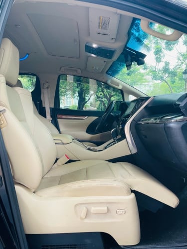 Alphard Hybrid full options Executive lough. កៅអី​ VIP
