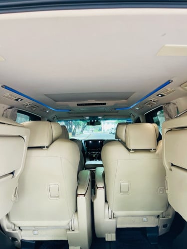 Alphard Hybrid full options Executive lough. កៅអី​ VIP