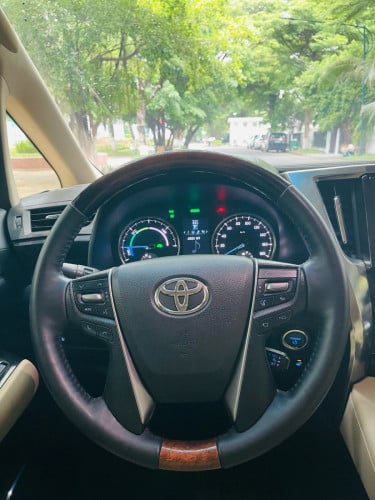 Alphard Hybrid full options Executive lough. កៅអី​ VIP