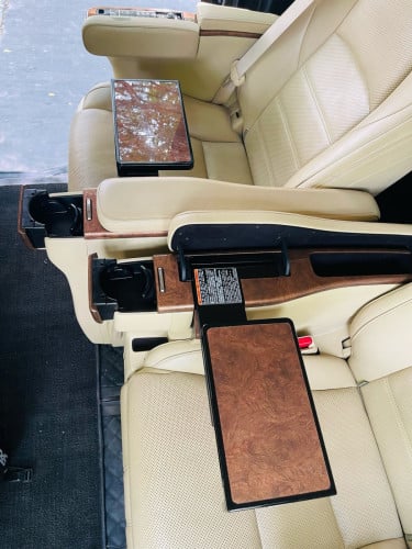 Alphard Hybrid full options Executive lough. កៅអី​ VIP