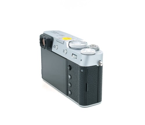 FUJIFILM X100V
