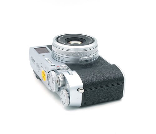 FUJIFILM X100V