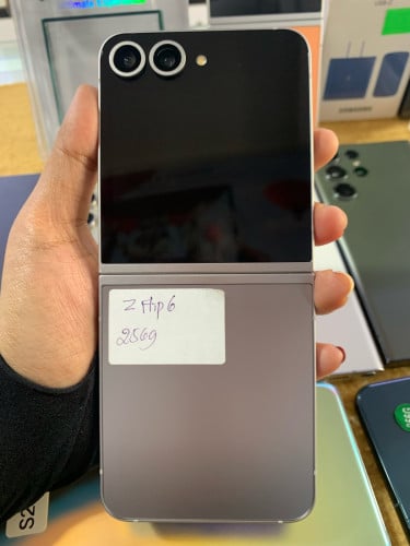 Galaxy ZFlip6 Sim2