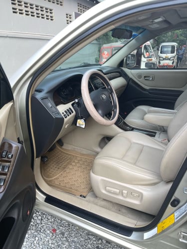 Highlander 02 Limited  full option បេីកដំបូលបាស់JBL ម្ចាស់ដេីម