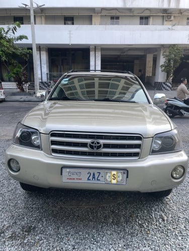 Highlander 02 Limited  full option បេីកដំបូលបាស់JBL ម្ចាស់ដេីម