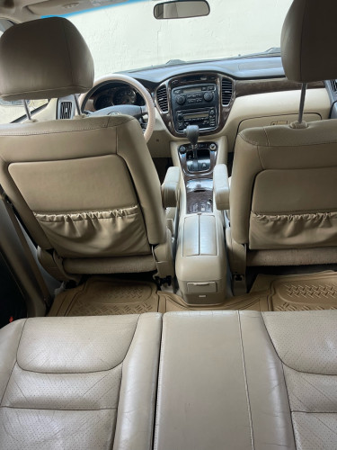 Highlander 02 limited full option បេីកដំបូល jbl ម្ចាស់ដេីម