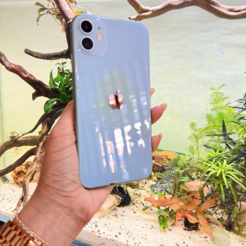 iPhone 11 64G 1ទឹកខ្មែរ តំលៃពិសេស 118$