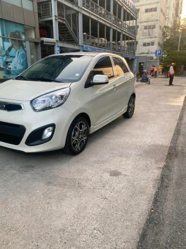 Kia morning ឆ្នាំ2012 full luxry