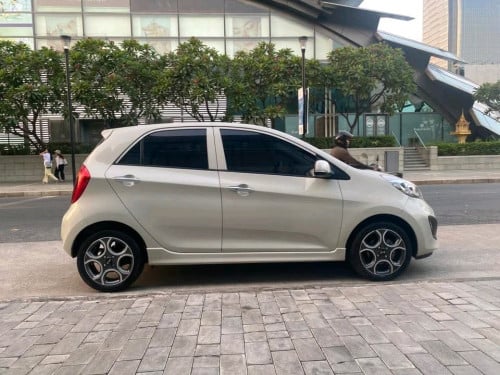 Kia morning ឆ្នាំ2012 full luxry