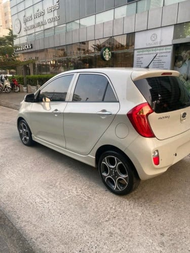Kia morning ឆ្នាំ2012 full luxry
