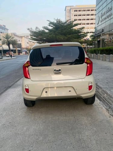 Kia morning ឆ្នាំ2012 full luxry